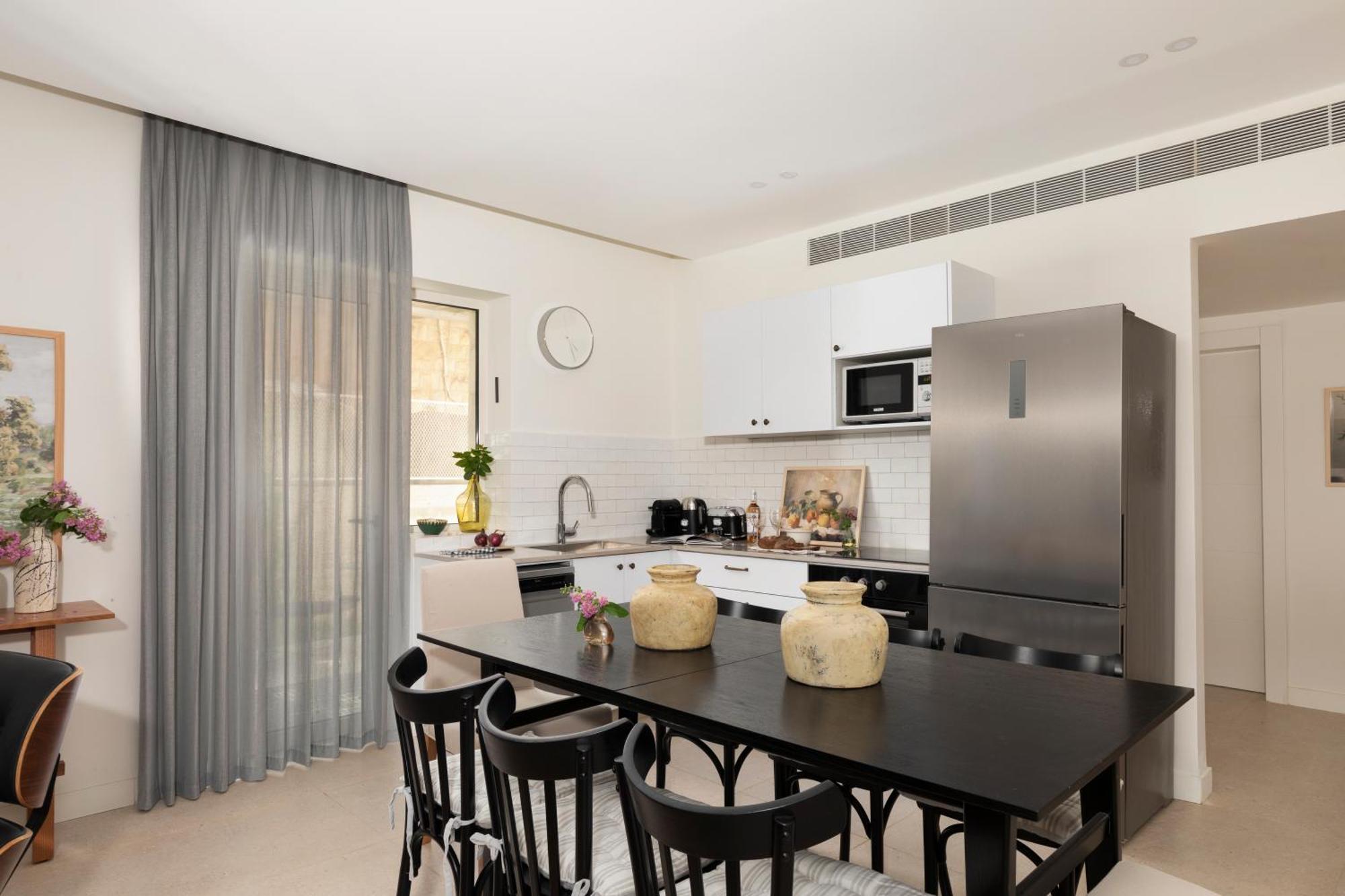 The J - Luxury Apartments By Localz Jerusalém Exterior foto